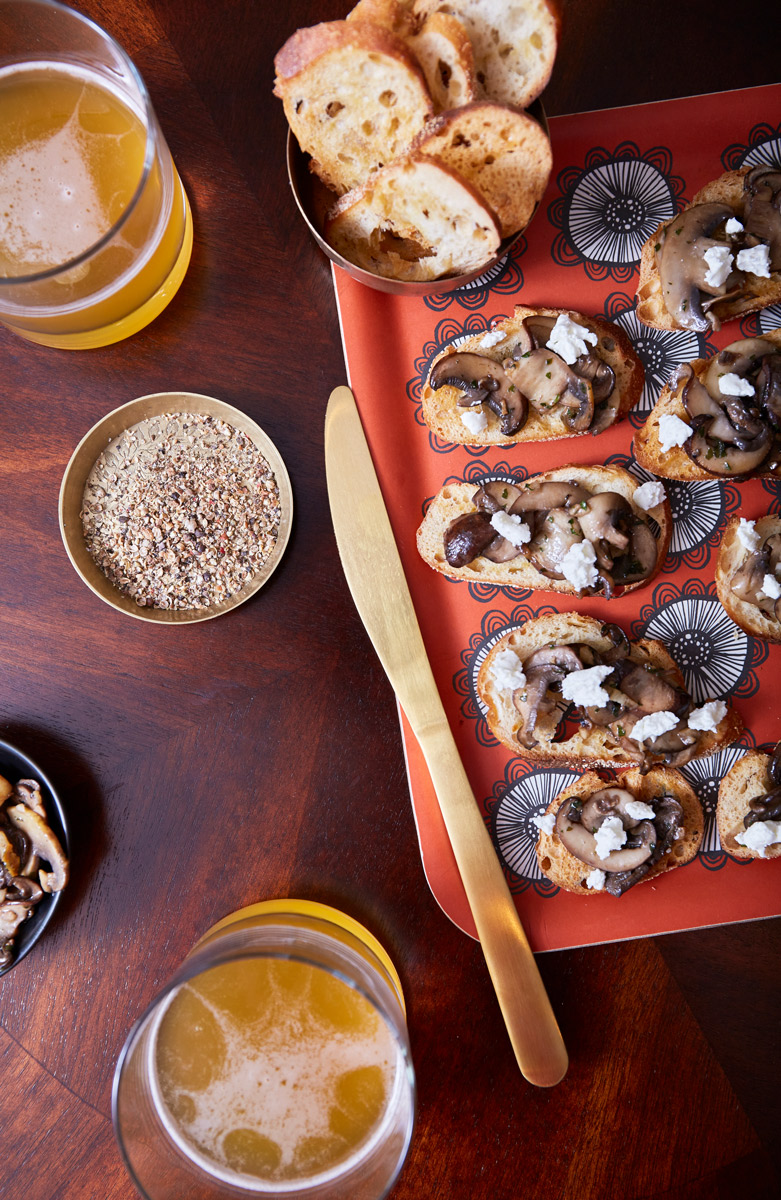 Crostini with mushrooms and beers