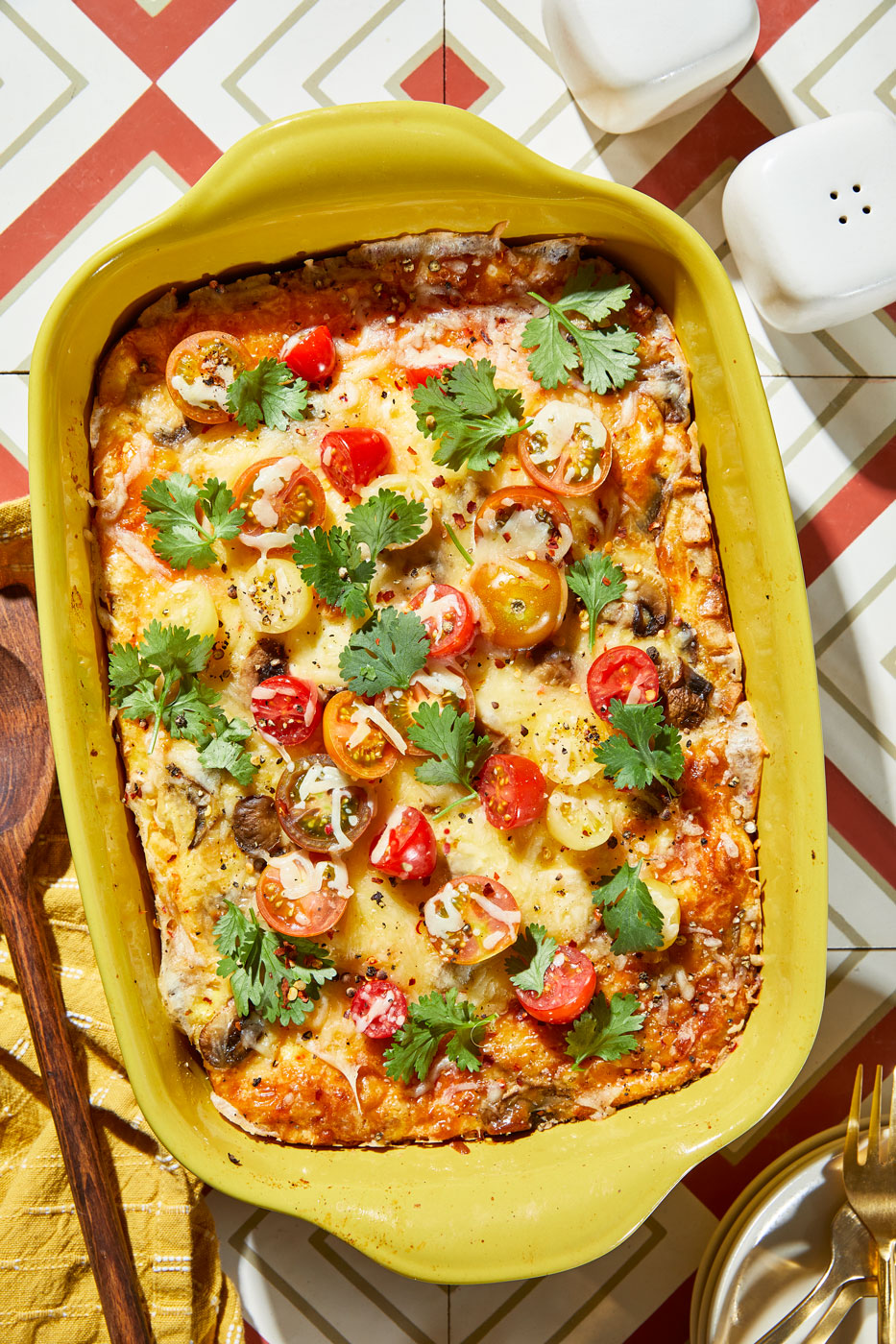 Egg-Bake-with-tomatoes-and-cilantro