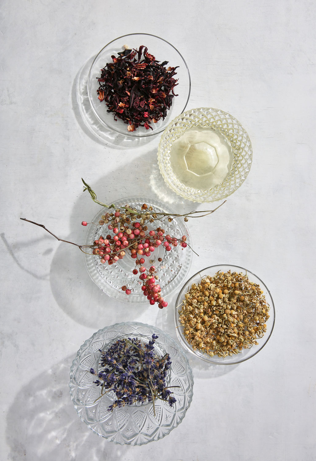 Botanical bath ingredients peppercorn, chamomile lavender and rosehips
