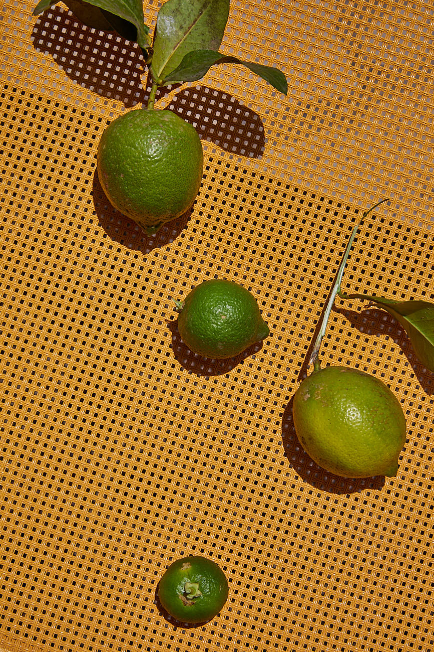 LemonStilllifeonYellow