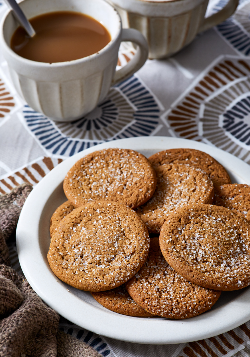 Molasses-Cookies-and-cup-of-coffee